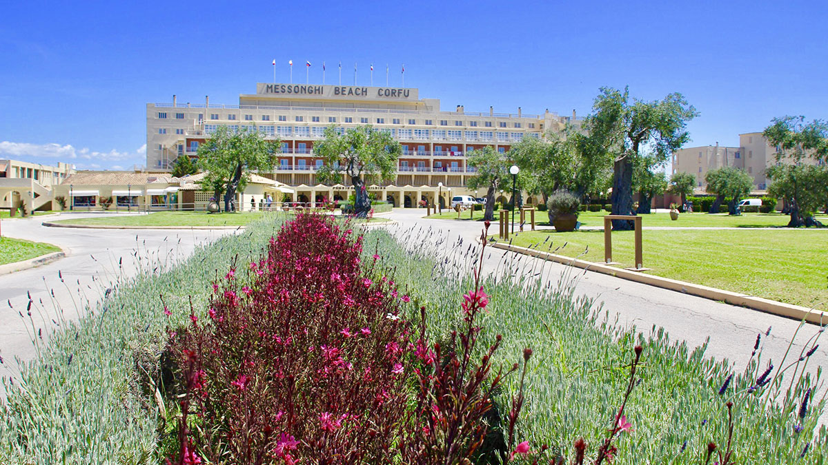 Canvas by Mitsis Messonghi